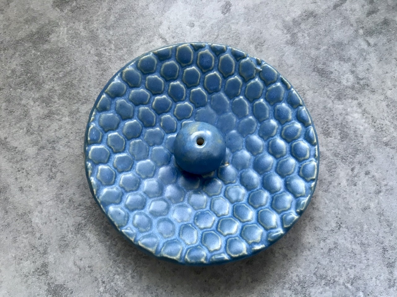 Round Incense Holder - Honeycomb Texture